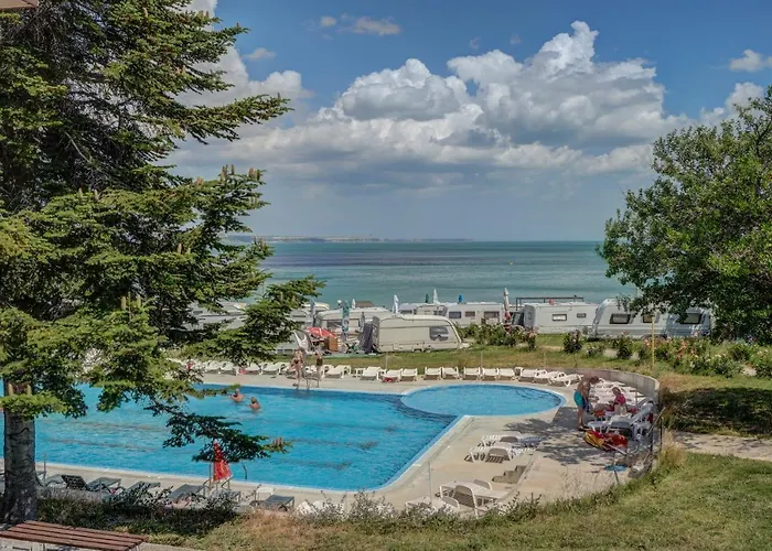 Хотел Saint George 2 *